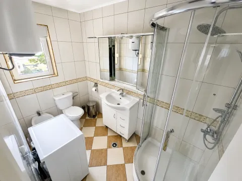 Izdavanje, jednosoban stan, 75m², Centar, Tivat - image 8