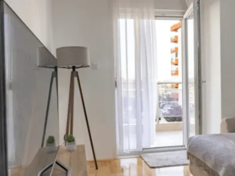 Izdavanje, jednosoban stan, 42m², Tuški Put, Podgorica - image 8