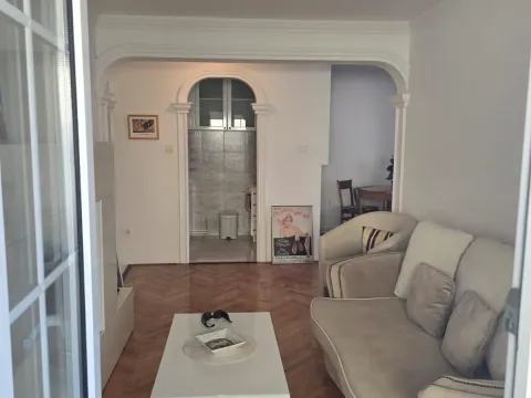 Izdavanje, dvosoban stan, 64m², Budva, Crna Gora - image 6