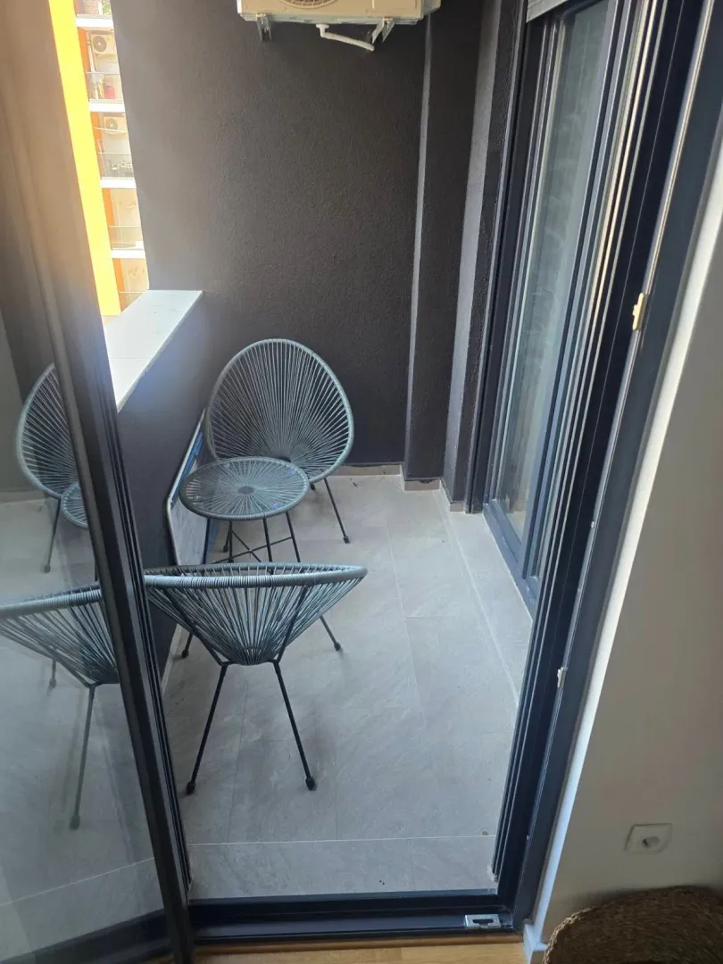 Izdavanje, jednosoban stan, 47m², Stari Aerodrom, Podgorica