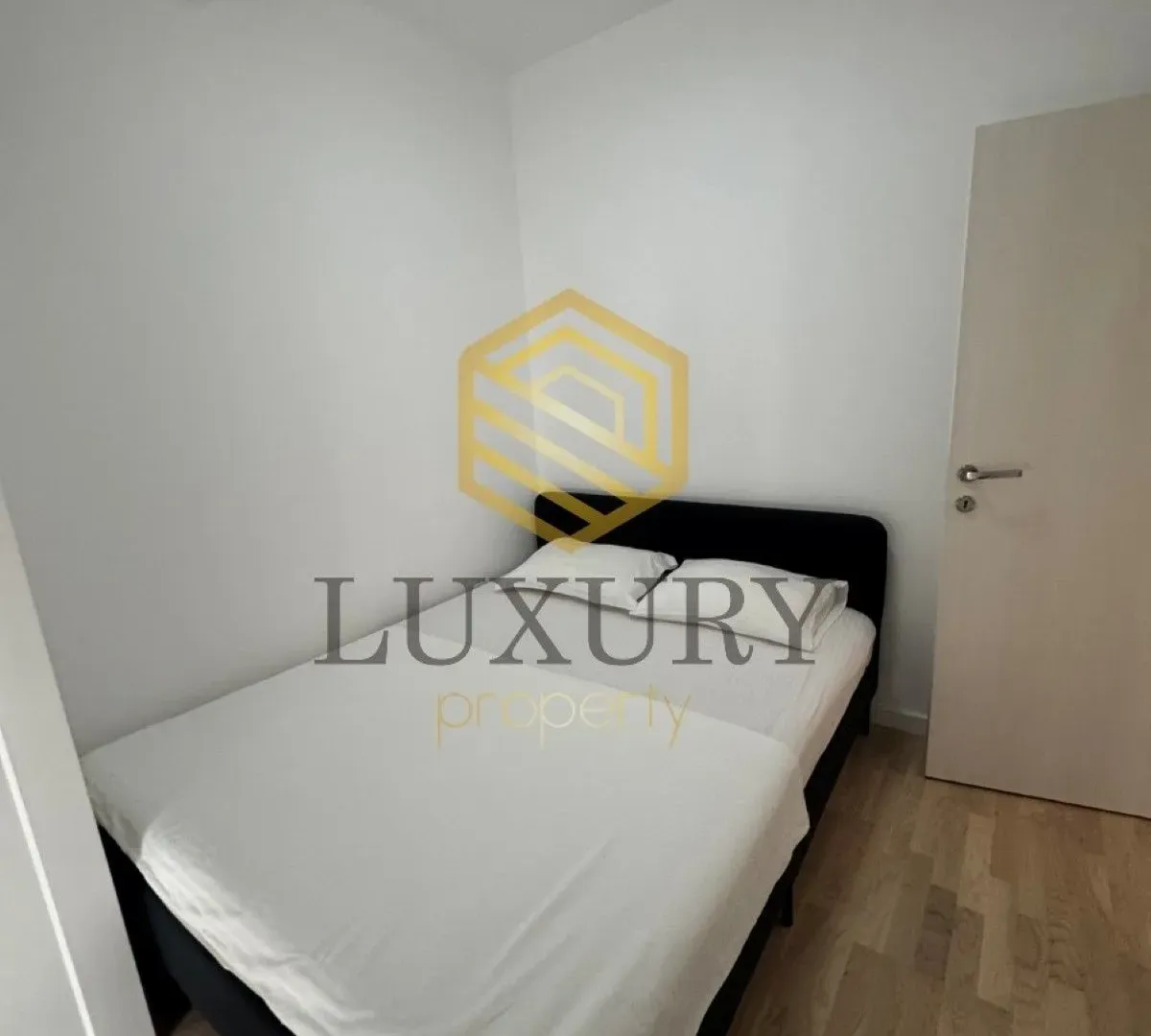 Izdavanje, jednosoban stan, 45m², Centar, Podgorica
