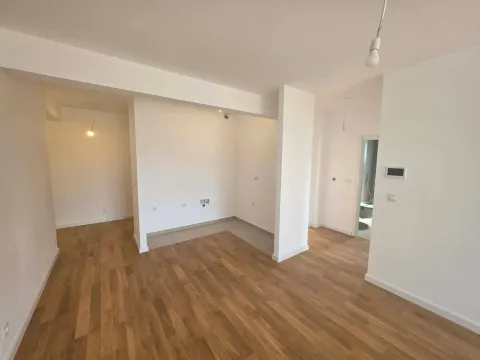 Sale, two bedroom apartment, 71m², Centar, Bar - image 10