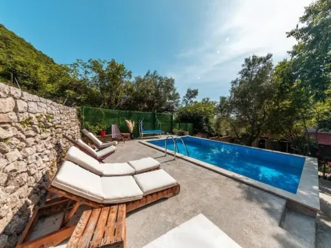 Izdavanje, dvosoban stan, 75m², Seoce, Budva - image 11