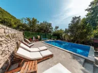 Izdavanje, dvosoban stan, 75m², Seoce, Budva - image 11