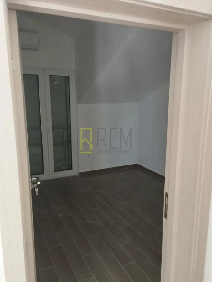Prodaja, dvosoban stan, 74m², Đenovići, Herceg Novi