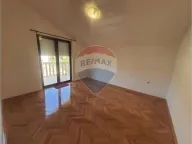 Izdavanje, kuća, 320m², Zagorič, Podgorica - image 24