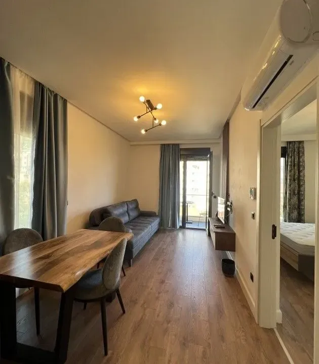 Izdavanje, jednosoban stan, 40m², Bečići, Budva