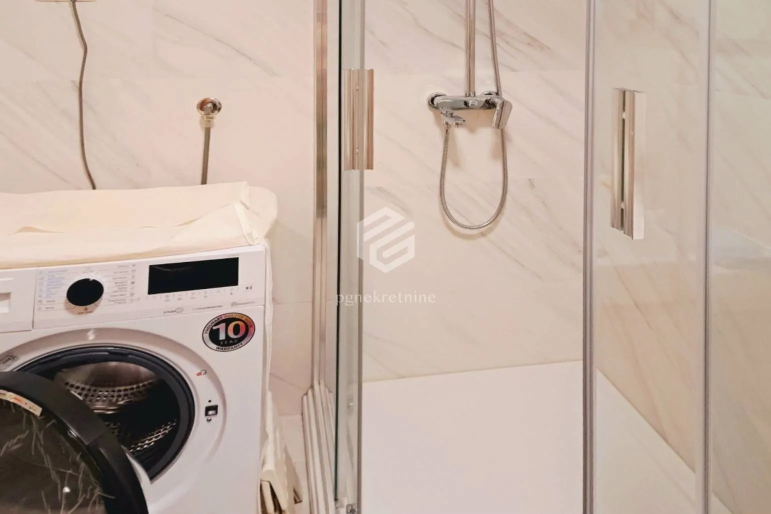 Izdavanje, jednosoban stan, 48m², City Kvart, Podgorica