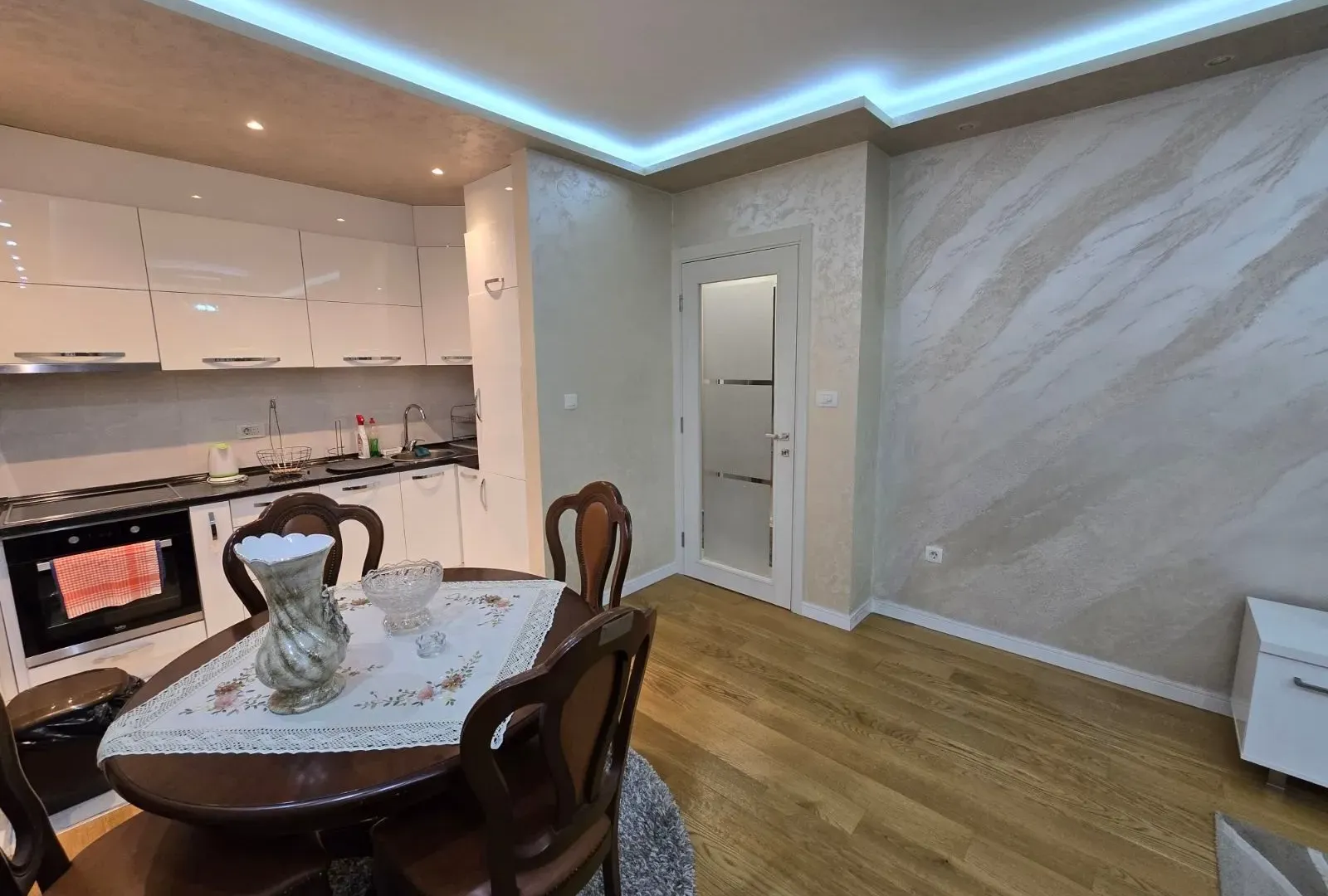 Rent, one bedroom apartment, 49m², Central Point, Podgorica