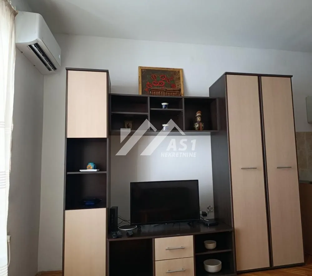 Izdavanje, jednosoban stan, 31m², Bulevar Oslobodjenja, Novi Sad Sve Podlokacije