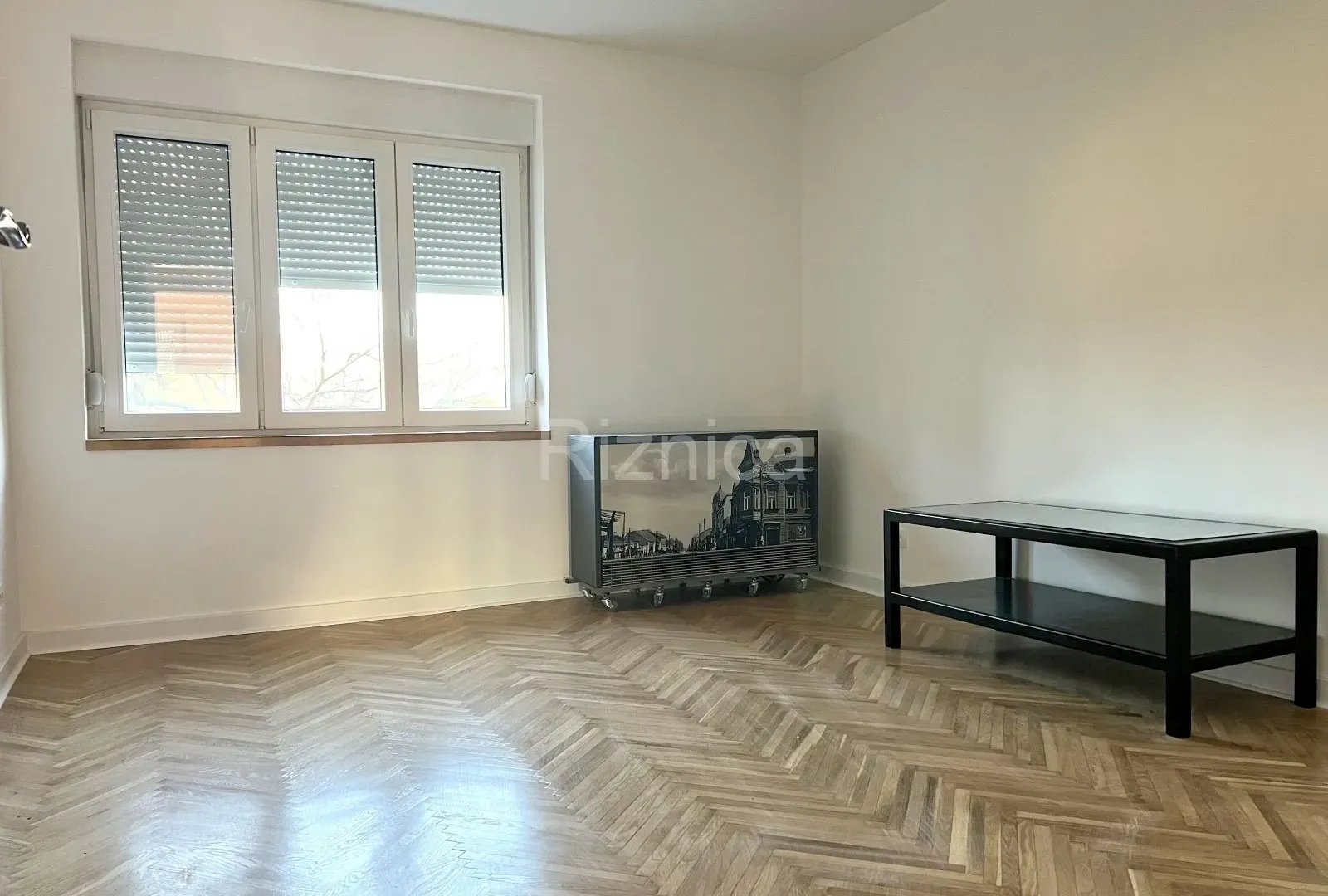 Izdavanje, jednosoban stan, 52m², Niš, Srbija