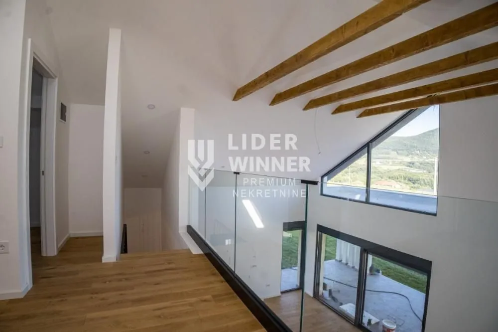 Prodaja, kuća, 250m², Kosmaj, Sopot