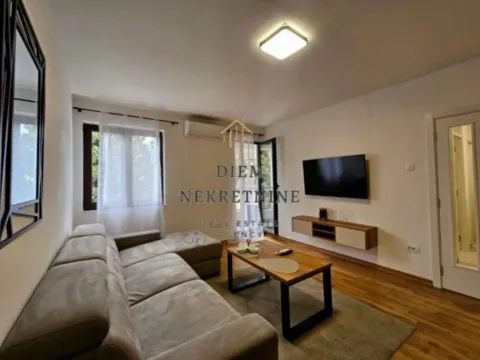 Izdavanje, jednosoban stan, 50m², Centar, Bar - image 4