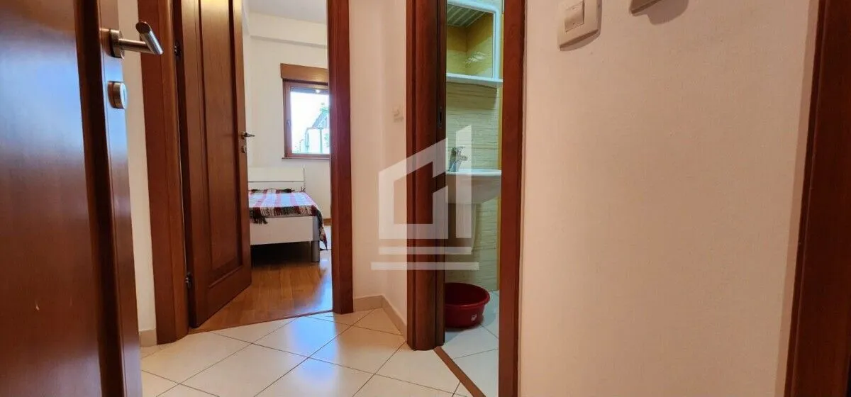 Izdavanje, trosoban stan, 105m², Preko Morače, Podgorica