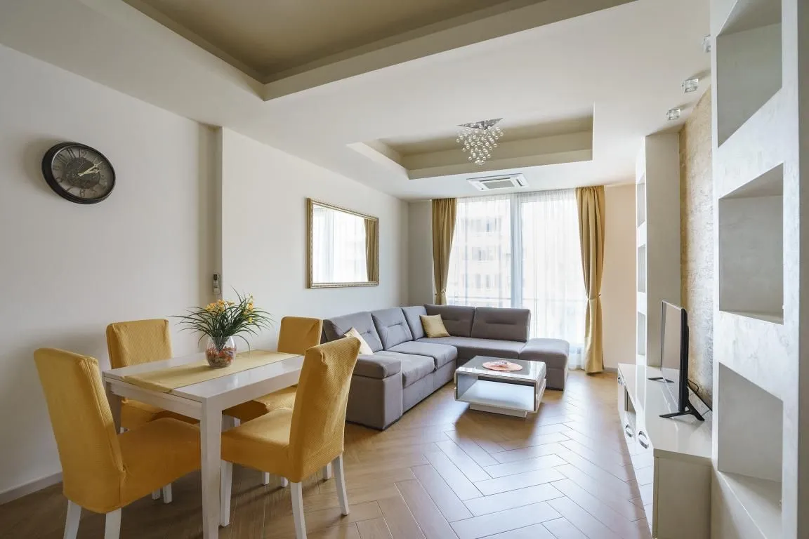 Izdavanje, jednosoban stan, 50m², Budva, Crna Gora