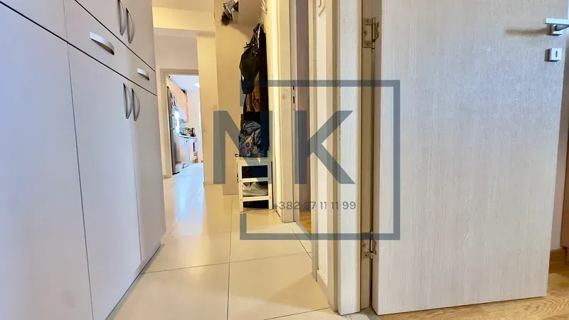 Prodaja, trosoban stan, 78m², Stari Aerodrom, Podgorica