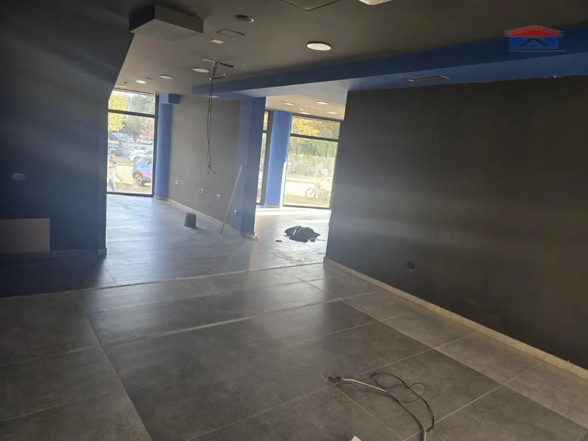 Sale, office space, 306m², Grbavica, Novi Sad Sve Podlokacije