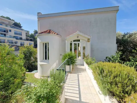 Rent, house, 250m², Sveti Stefan, Budva - image 15