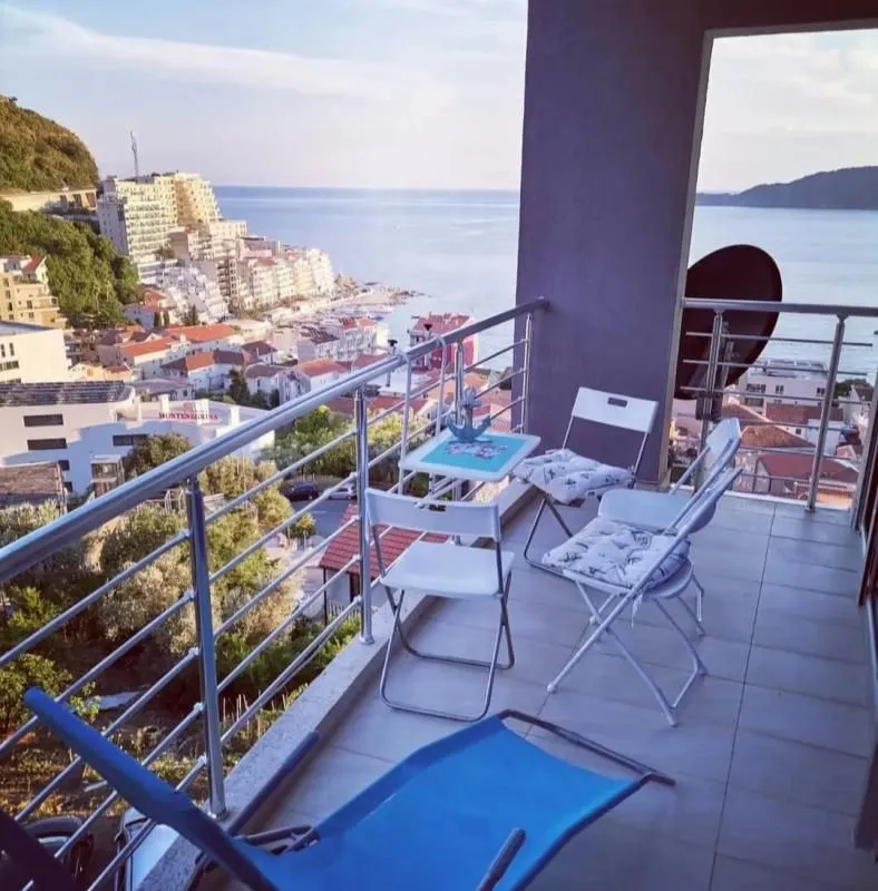Rent, one bedroom apartment, 49m², Bečići, Budva