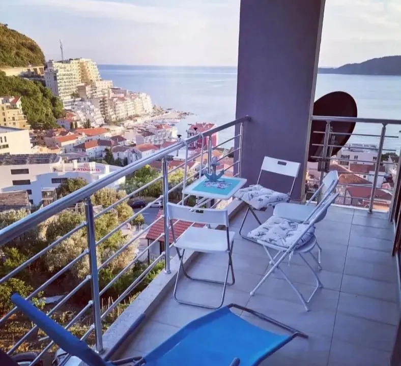 Rent, one bedroom apartment, 49m², Bečići, Budva