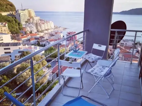 Rent, one bedroom apartment, 49m², Bečići, Budva - image 1