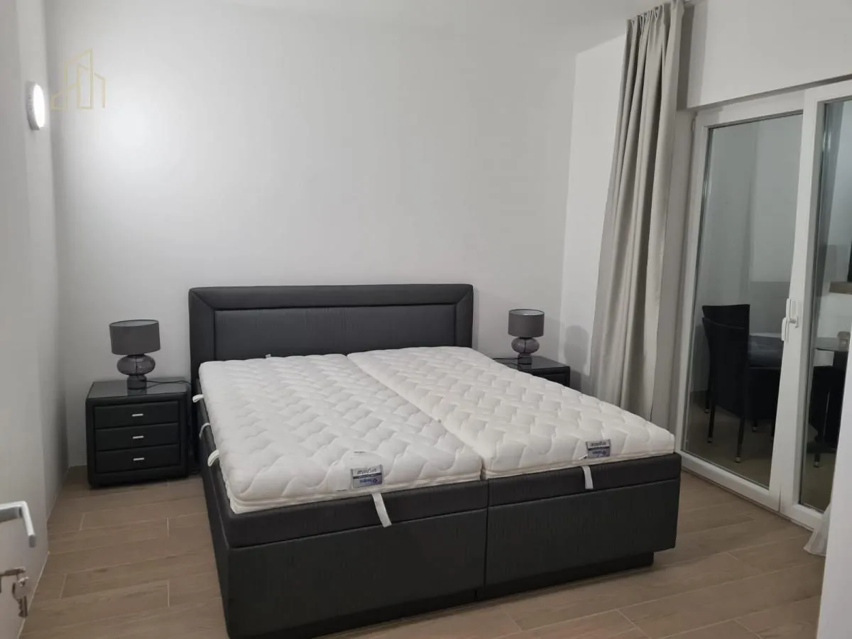 Sale, four bedroom apartment, 180m², Savski Venac, Beograd