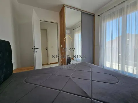 Rent, two bedroom apartment, 55m², Centar, Bar - image 8