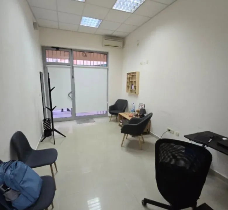 Izdavanje, poslovni prostor, 20m², Stari Aerodrom, Podgorica