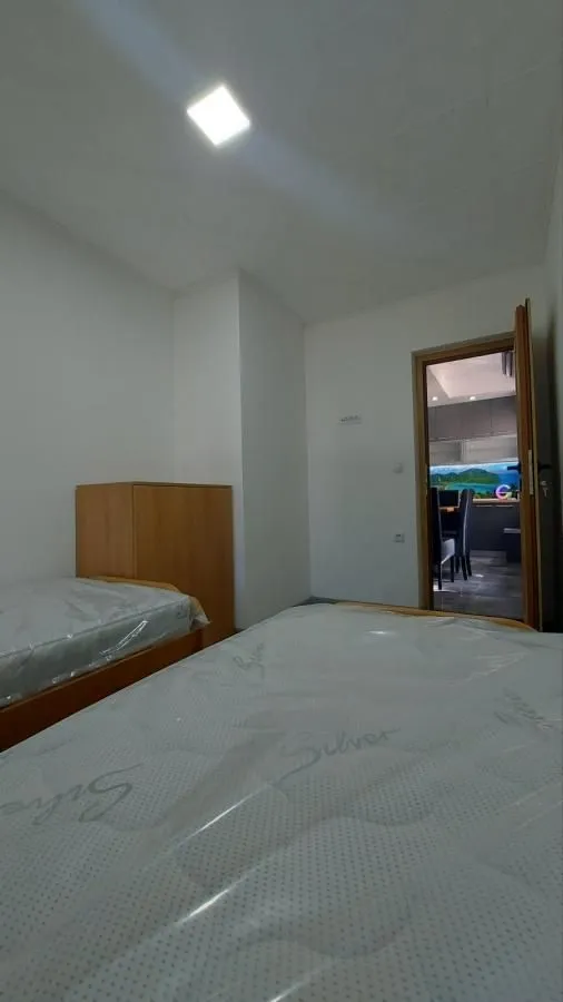 Izdavanje, trosoban stan, 56m², Durlan, Niš