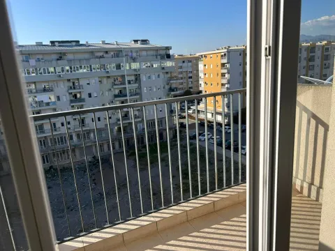 Rent, two bedroom apartment, 65m², Stari Aerodrom, Podgorica - image 4