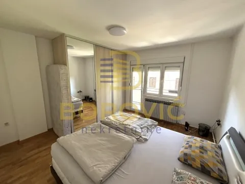 Izdavanje, trosoban stan, 100m², Autokomanda, Voždovac Sve Podlokacije - image 7