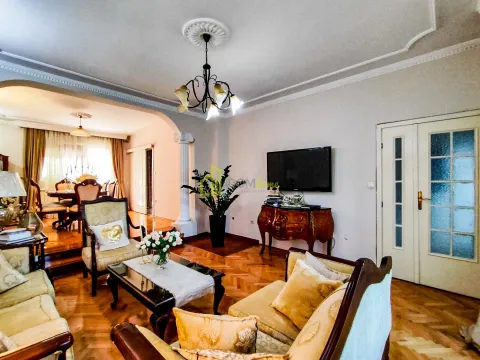 Izdavanje, kuća, 250m², Donja Gorica, Podgorica - image 30