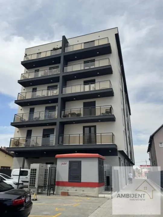 Prodaja, trosoban stan, 74m², Novi Banovci, Stara Pazova