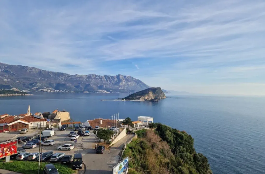 Prodaja, dvosoban stan, 120m², Vidikovac, Budva