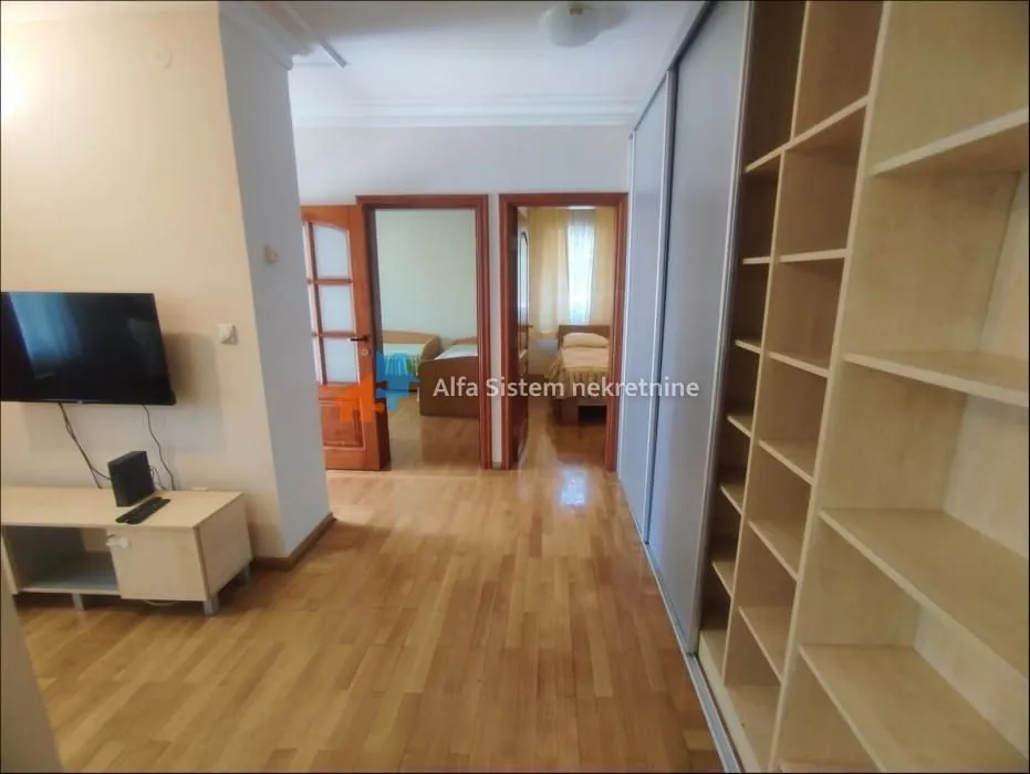 Izdavanje, stan, 69m², Neimar, Vračar Sve Podlokacije