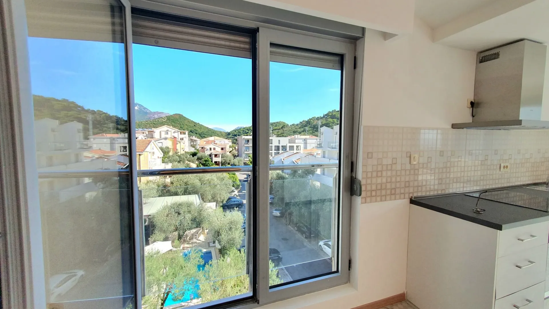 Sale, three bedroom apartment, 171m², Petrovac, Budva