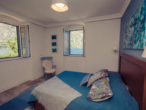 Izdavanje, kuća, 350m², Kostanjica, Kotor - image 9