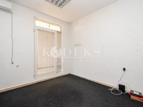 Rent, office space, 48m², Stara Varoš, Podgorica - image 2