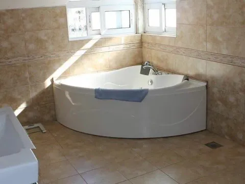 Izdavanje, kuća, 200m², Donja Gorica, Podgorica - image 19