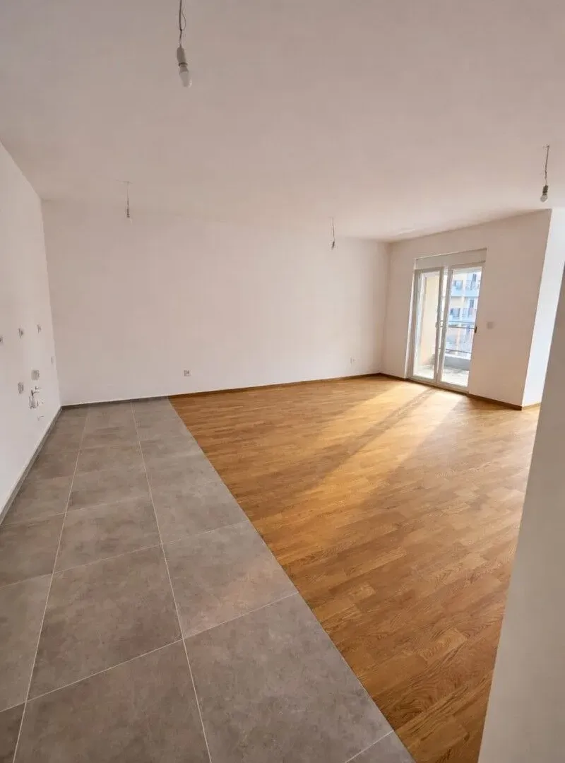 Prodaja, dvosoban stan, 80m², Stari Aerodrom, Podgorica