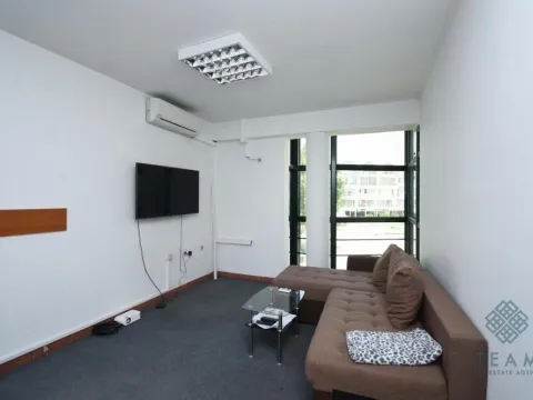 Izdavanje, poslovni prostor, 183m², Centar, Podgorica - image 7