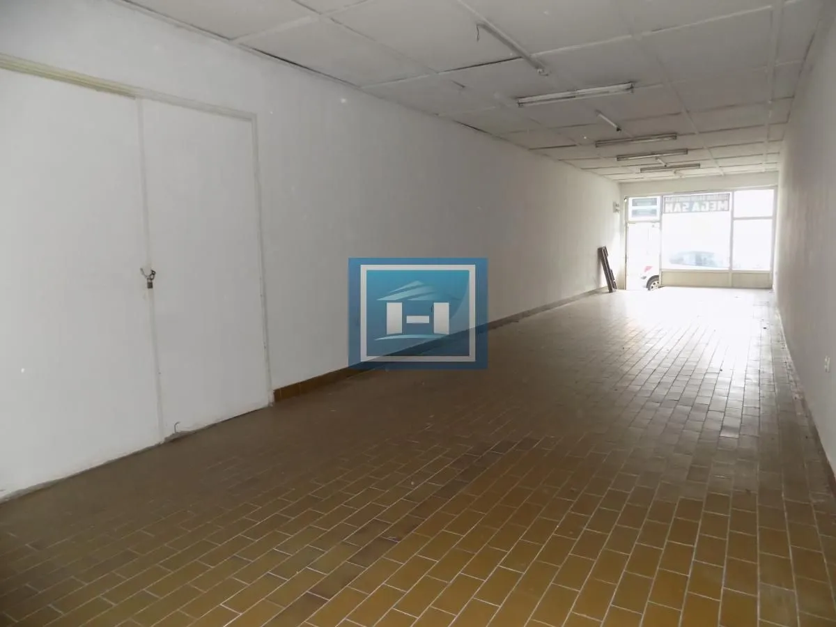 Izdavanje, poslovni prostor, 90m², Paraćin, Srbija
