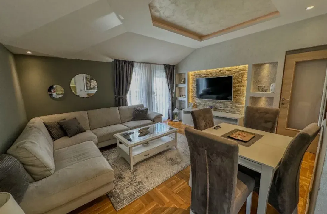 Izdavanje, dvosoban stan, 65m², Zagorič, Podgorica