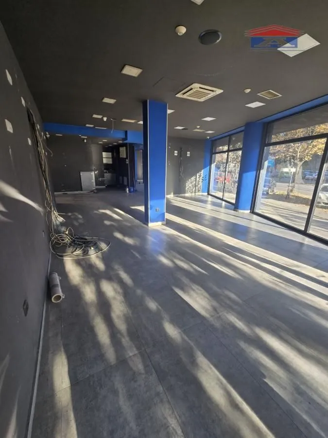 Sale, office space, 306m², Grbavica, Novi Sad Sve Podlokacije