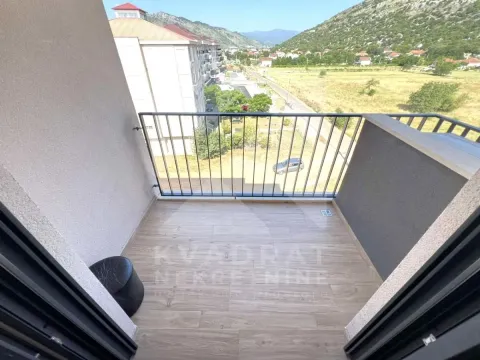 Izdavanje, dvosoban stan, 61m², Tološi, Podgorica - image 17