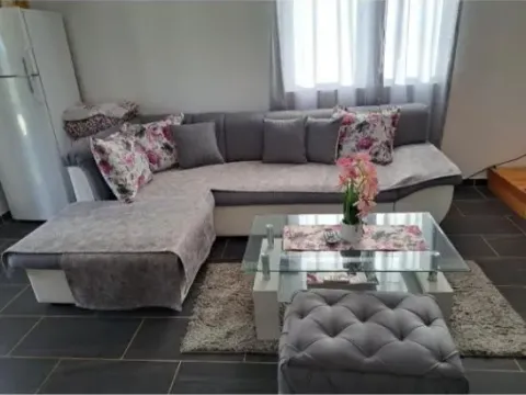 Izdavanje, kuća, 80m², Grahovo, Nikšić - image 2