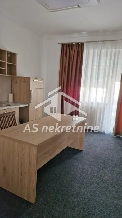 Rent, office space, 72m², Kalenić Pijaca, Vračar Sve Podlokacije