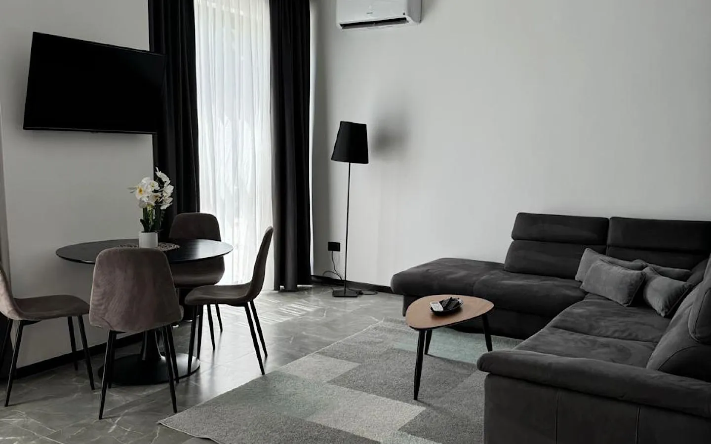 Rent, house, 75m², Utjeha, Bar