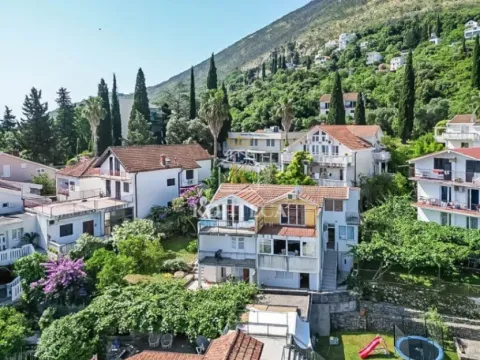 Prodaja, kuća, 110m², Tivat, Crna Gora