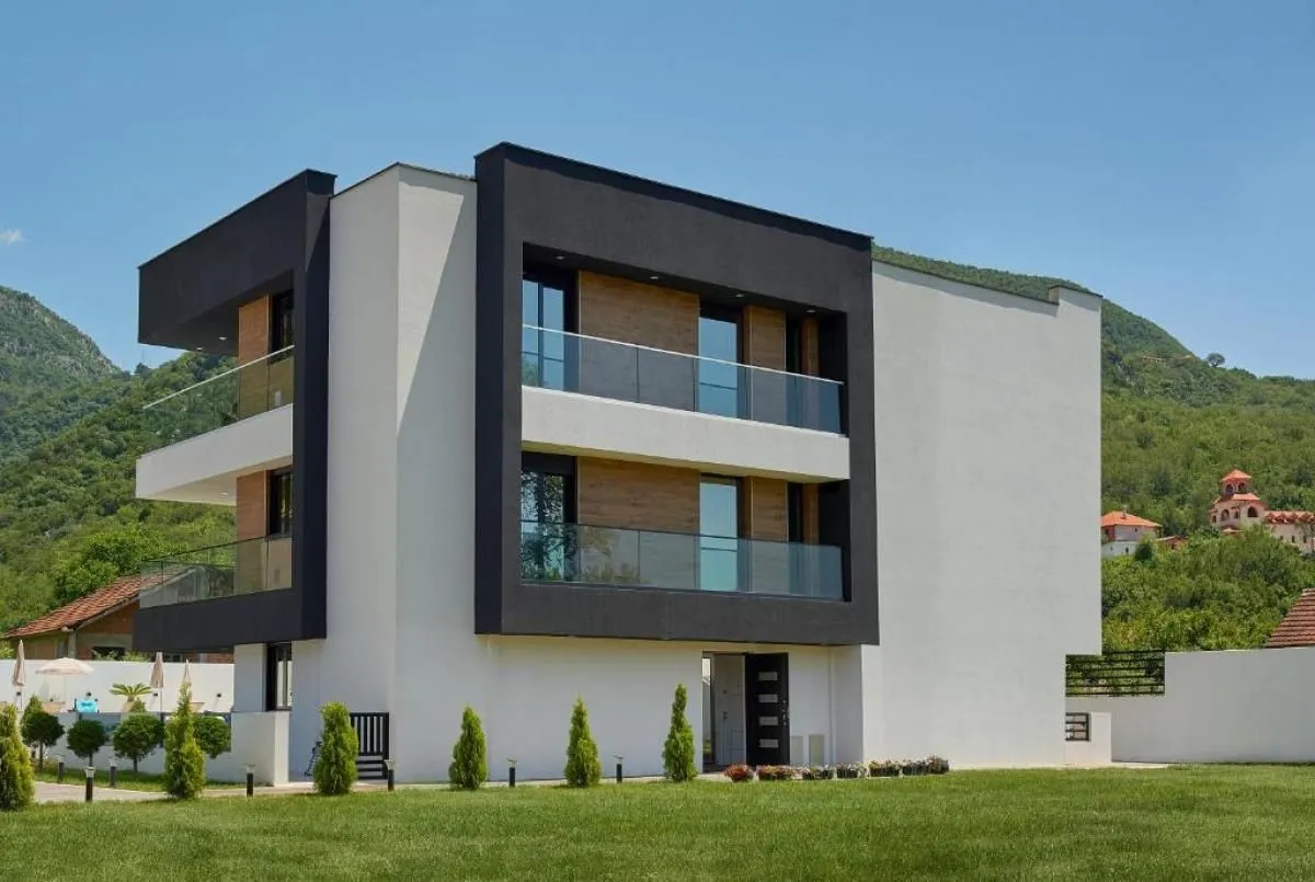 Sale, office space, 382m², Kotor, Crna Gora